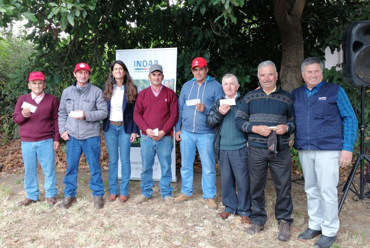 INDAP entrega recursos productivos a más de 700 pequeños agricultores